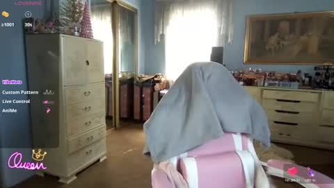 JasmineKay online show from July 17, 6:10 pm