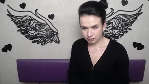 JasmineKouch online show from November 17, 1:24 pm