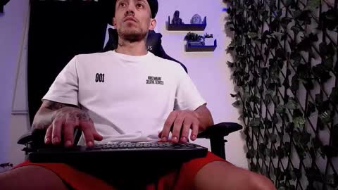 JKing  online show from January 11, 2:17 am