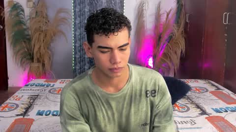 javi15  online show from December 15, 6:48 pm