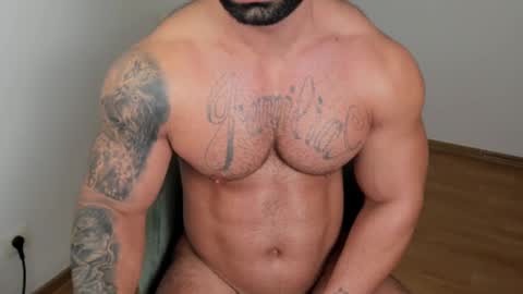 Snapshot of jaxonhunk chatting on February 10, 6:42 am JaxonHunk online show from February 10, 6:42 am