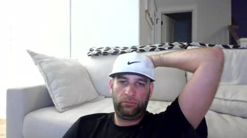 jaybee8112 online show from July 22, 9:00 am