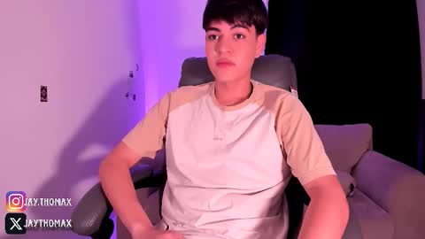 jaythomax online show from October 2, 2:21 am