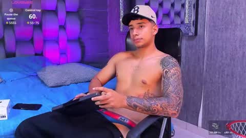Snapshot of jaze_bradley chatting on October 1, 11:42 am jaze_bradley online show from October 1, 11:42 am