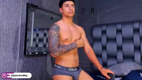 Snapshot of jaze_bradley chatting on September 12, 1:35 pm jaze_bradley online show from September 12, 1:35 pm