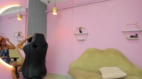 Snapshot of jazmin_ebony chatting on October 2, 11:53 am jazmin online show from October 2, 11:53 am