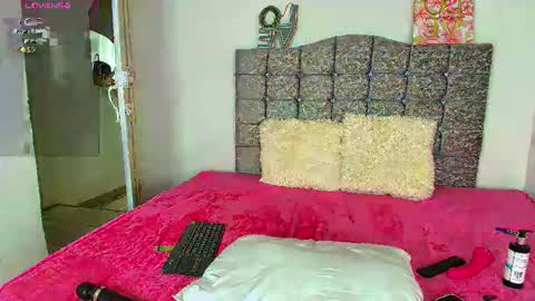 Snapshot of jazmin_flame chatting on October 24, 2:45 am jazmin_flame online show from October 24, 2:45 am