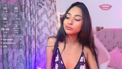 Snapshot of jazmin_tay chatting on February 25, 10:31 pm Jazmin online show from February 25, 10:31 pm