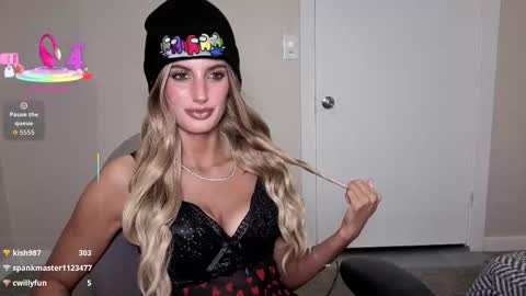 jazmyn6969 online show from January 8, 8:36 pm