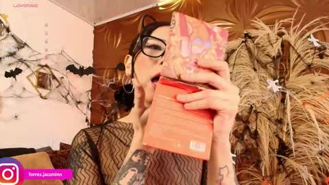 Jazmin online show from October 21, 1:27 pm