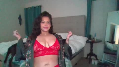 jbayxo619 online show from October 31, 10:15 am