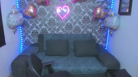 . Julianita y Valery . online show from June 3, 3:53 am