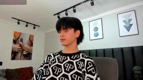 J E A N online show from December 8, 3:29 am