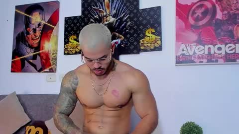 Jean  axelcrow       Modelo Independiente online show from March 7, 10:13 am