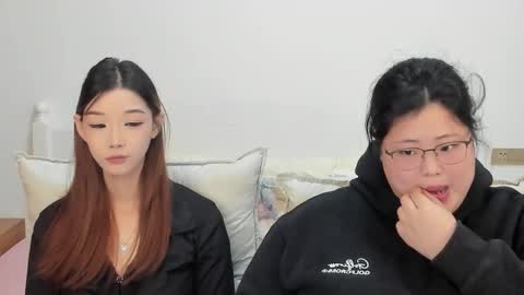 jelenaania online show from December 2, 6:39 pm