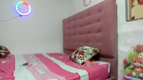 jeliana2292 online show from February 1, 1:23 am