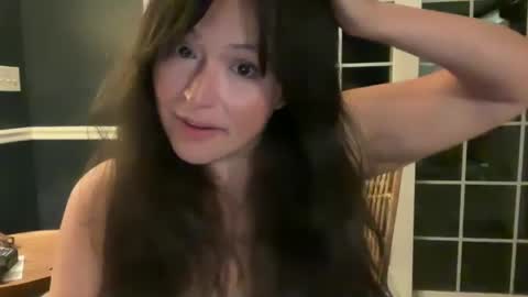 Snapshot of jellybeanin chatting on October 11, 8:52 am Jelli online show from October 11, 8:52 am