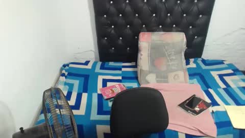 Snapshot of jellyfishhot chatting on October 3, 2:43 am Natalia online show from October 3, 2:43 am