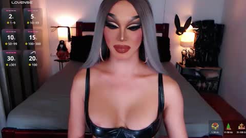 Queen Jenifer online show from November 28, 6:10 am