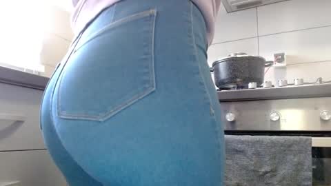 jen online show from February 20, 8:50 am