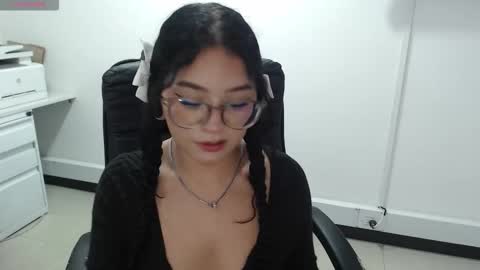 jenn online show from November 5, 7:38 pm