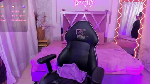 jenna_tay1 online show from April 18, 7:07 pm