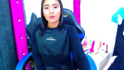 jenn online show from April 11, 7:56 am