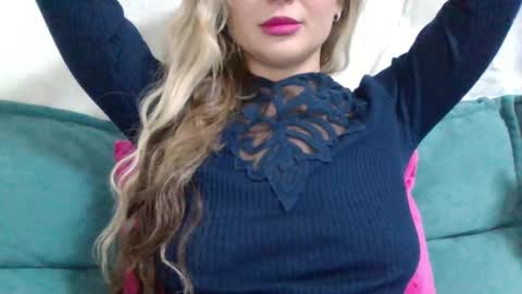 Jennifer online show from December 7, 8:00 pm