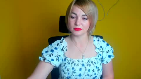 Jennifer online show from July 11, 11:57 am
