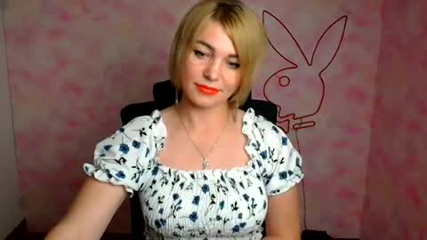 Jennifer online show from July 14, 11:37 am