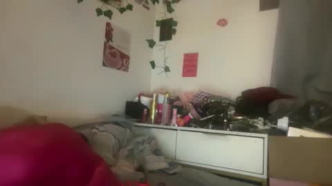 jennifer_robbie online show from June 7, 8:19 am