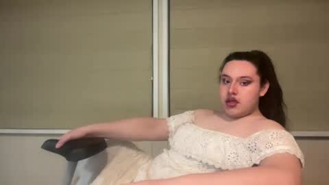 jennifer_robbie online show from July 20, 12:29 pm