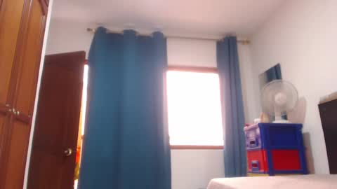 jennifer_t online show from March 11, 7:03 pm