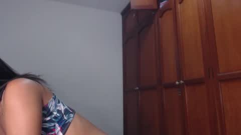 jennifer_t online show from March 1, 9:59 pm