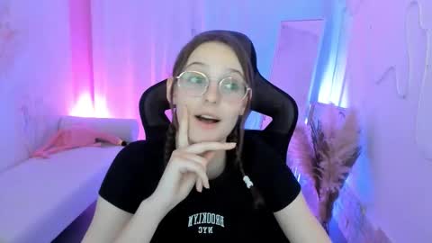 jenniferkiim online show from January 5, 5:27 pm