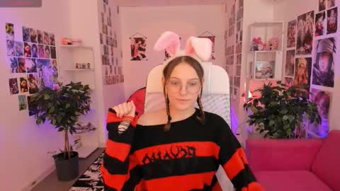 jenniferkiim online show from November 6, 8:06 am