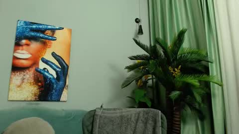 jenniferreys online show from February 12, 7:23 am