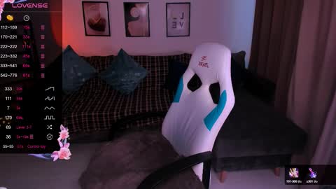 Snapshot of jenny__luv chatting on October 1, 8:13 am Jenny online show from October 1, 8:13 am