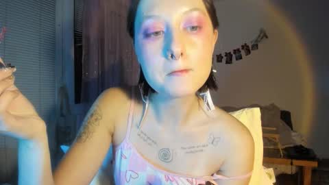 Jennifer Jenny Darling   online show from December 3, 7:36 pm