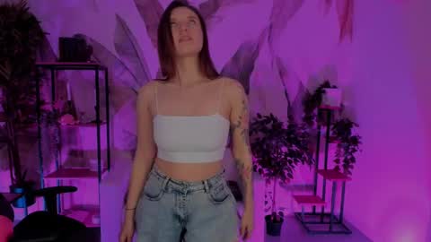 Snapshot of jennydens chatting on February 13, 6:37 pm Jenny NO Nude online show from February 13, 6:37 pm