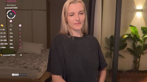 Jen  online show from December 19, 4:35 pm