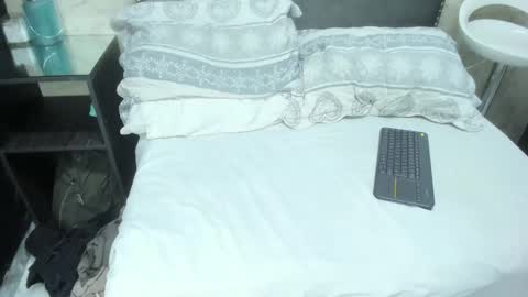 Matias Jeong  online show from February 5, 7:06 pm