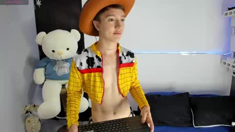 jero independent model online show from May 15, 6:59 pm