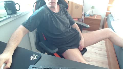 Snapshot of jerklove1006 chatting on January 13, 12:45 pm Boy likes daddies online show from January 13, 12:45 pm