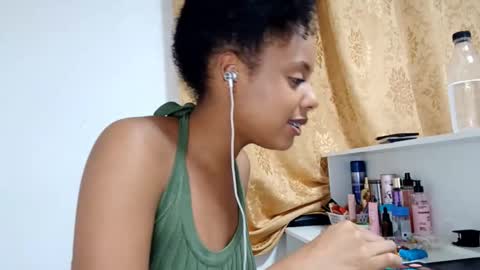 Bella online show from March 1, 10:03 pm