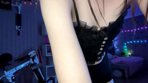 jerrienyhan online show from November 12, 1:35 pm