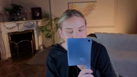 jes_solar online show from November 19, 10:19 pm