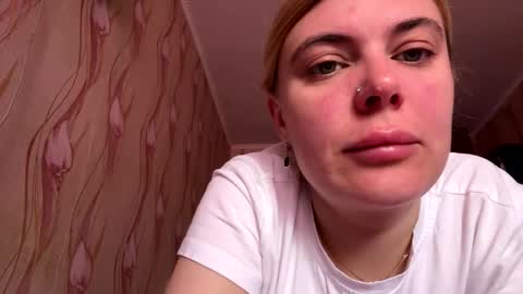 JeslyNomert online show from October 19, 6:40 am