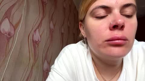 JeslyNomert online show from October 17, 6:28 am