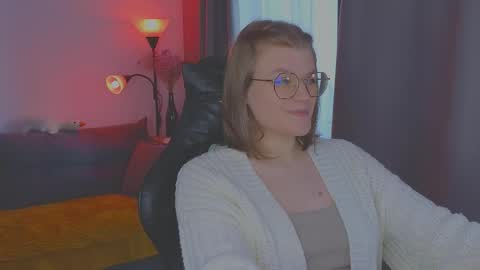  JessieVibes online show from April 6, 1:56 pm